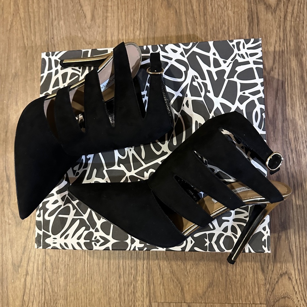 Diane Von Furstenberg Suede